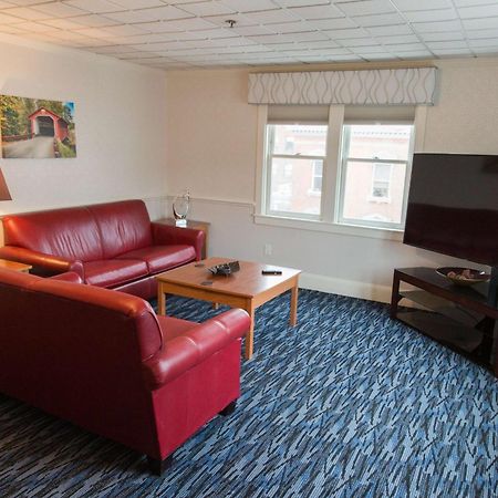Capitol Plaza Hotel Montpelier Tapestry Collection By Hilton Bagian luar foto