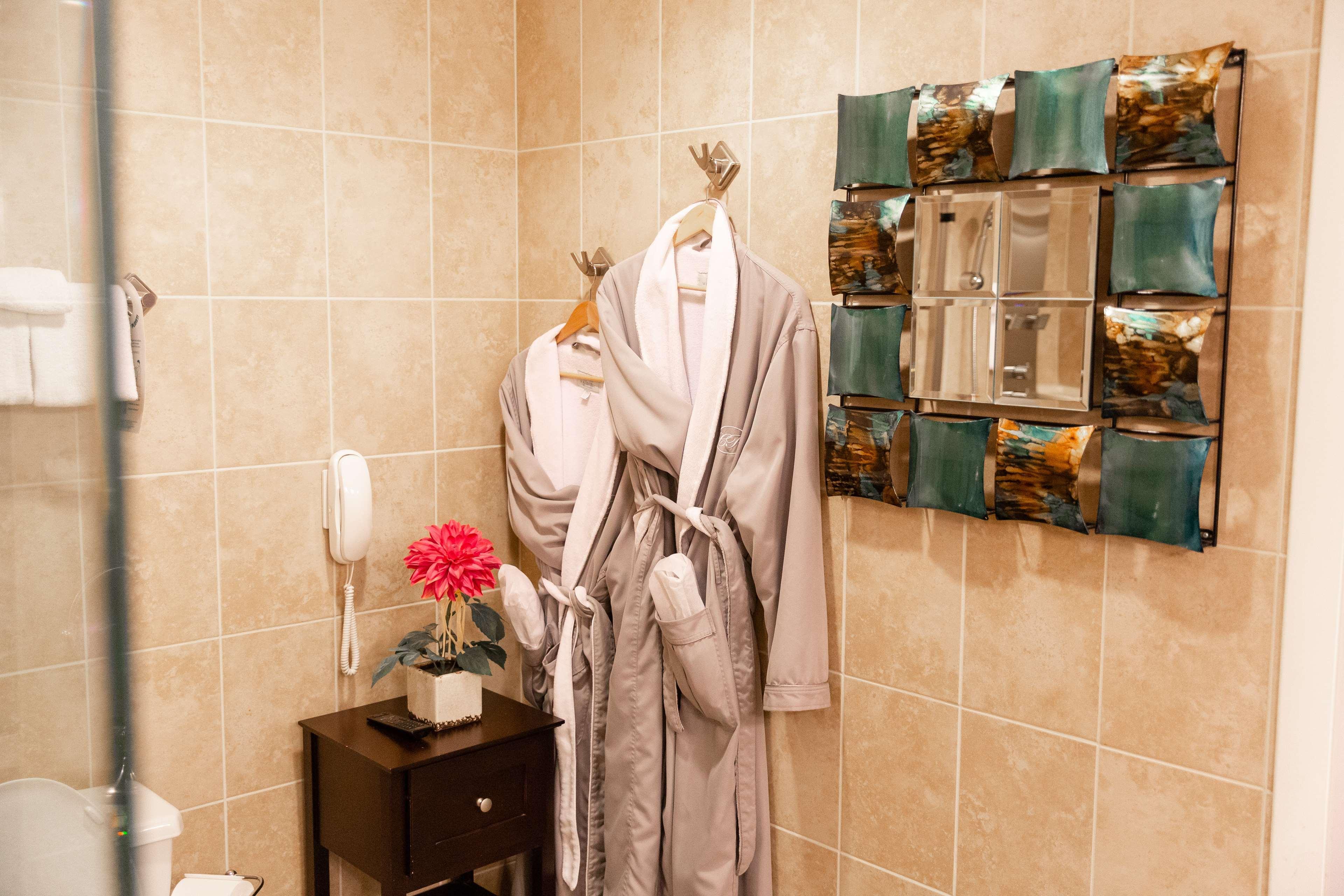 Capitol Plaza Hotel Montpelier Tapestry Collection By Hilton Bagian luar foto