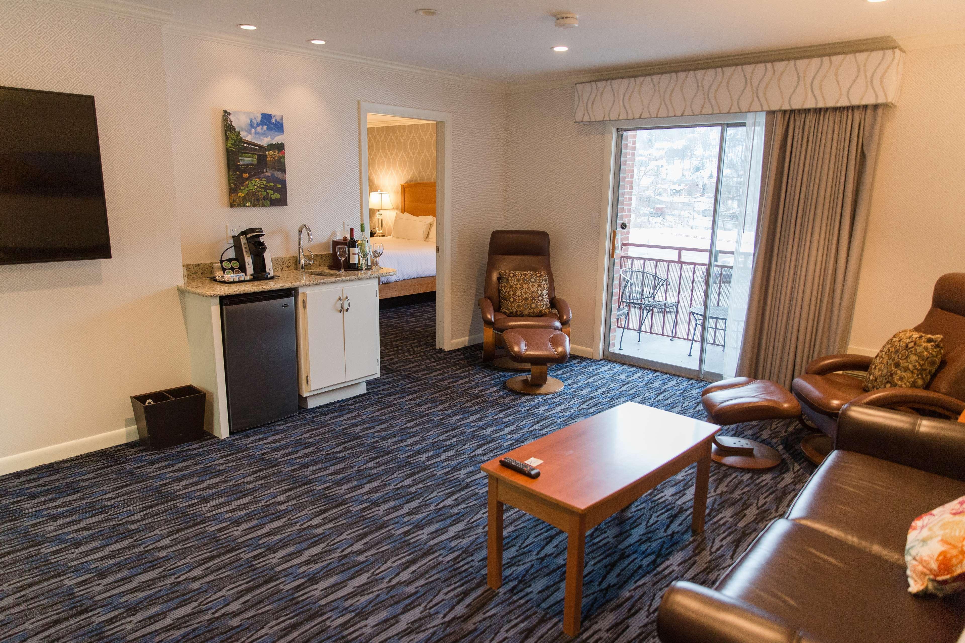 Capitol Plaza Hotel Montpelier Tapestry Collection By Hilton Bagian luar foto