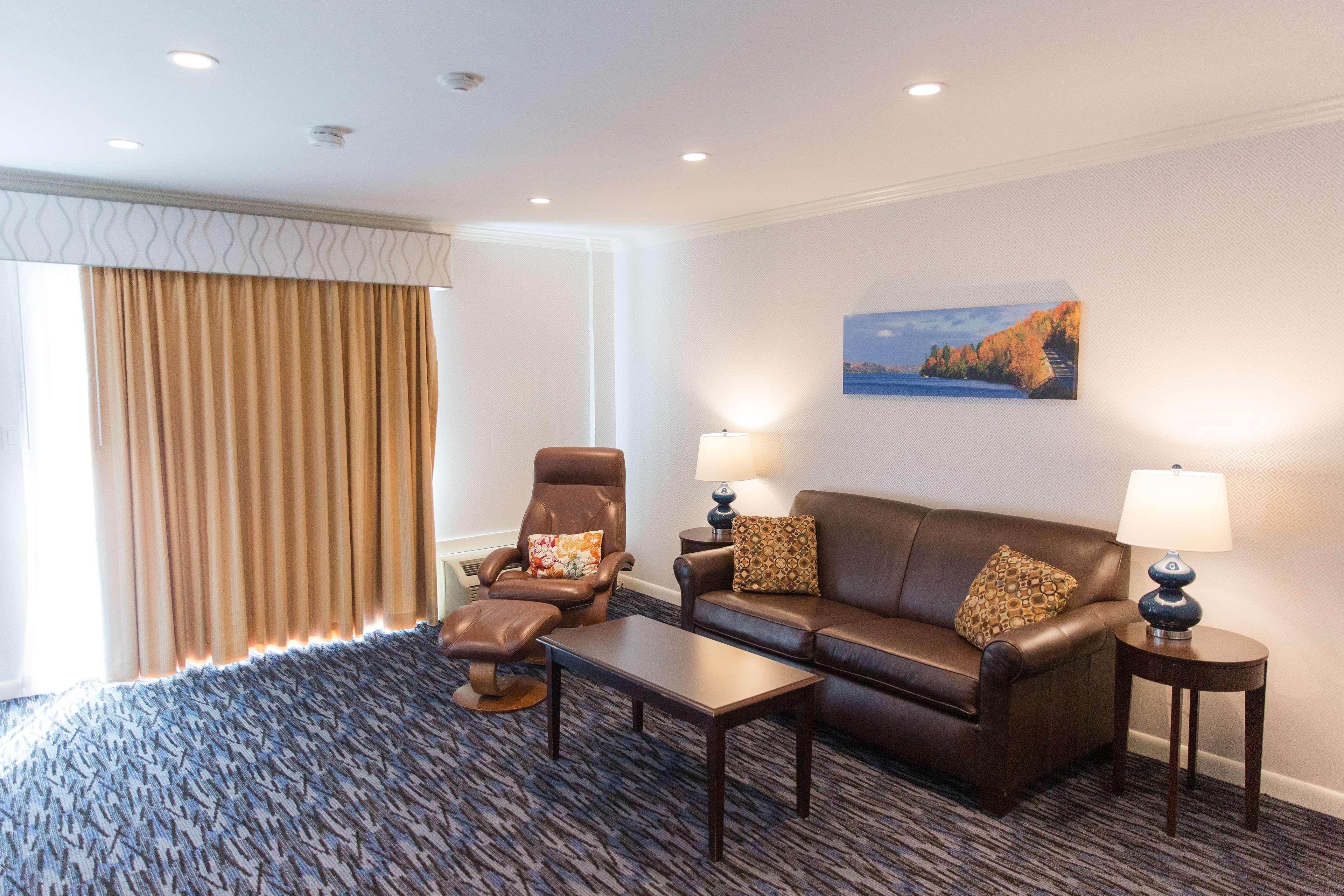 Capitol Plaza Hotel Montpelier Tapestry Collection By Hilton Bagian luar foto