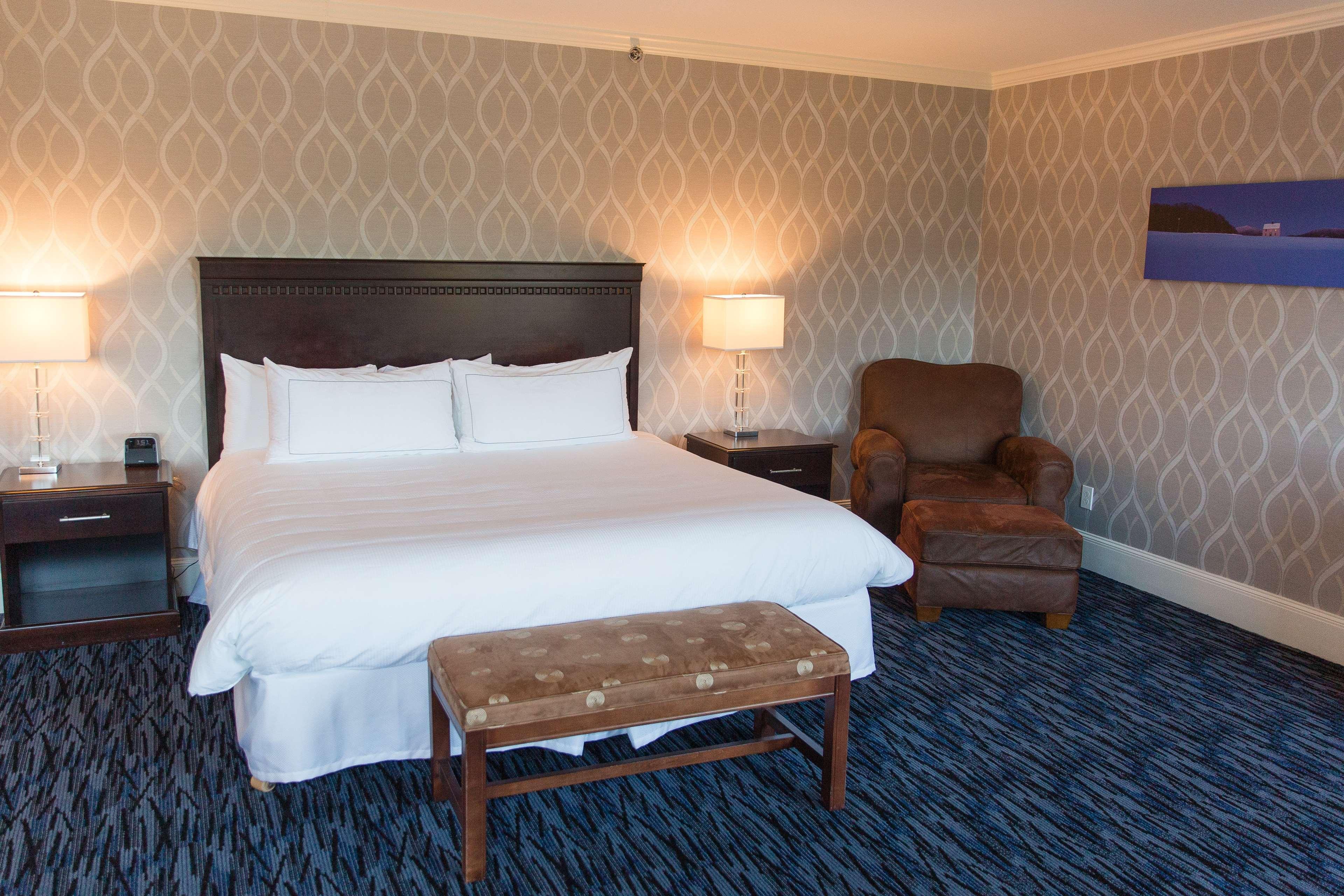 Capitol Plaza Hotel Montpelier Tapestry Collection By Hilton Bagian luar foto