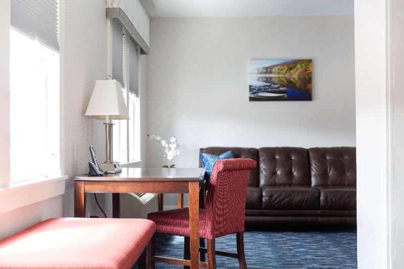 Capitol Plaza Hotel Montpelier Tapestry Collection By Hilton Bagian luar foto