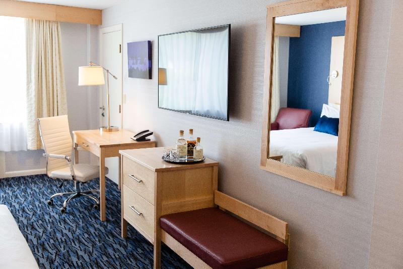 Capitol Plaza Hotel Montpelier Tapestry Collection By Hilton Bagian luar foto