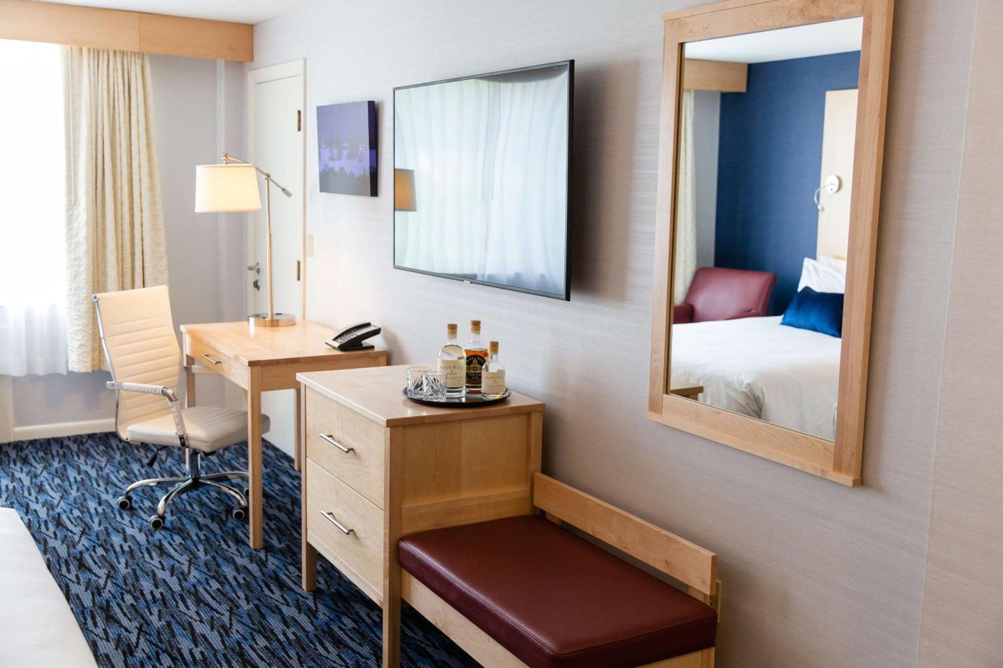 Capitol Plaza Hotel Montpelier Tapestry Collection By Hilton Bagian luar foto