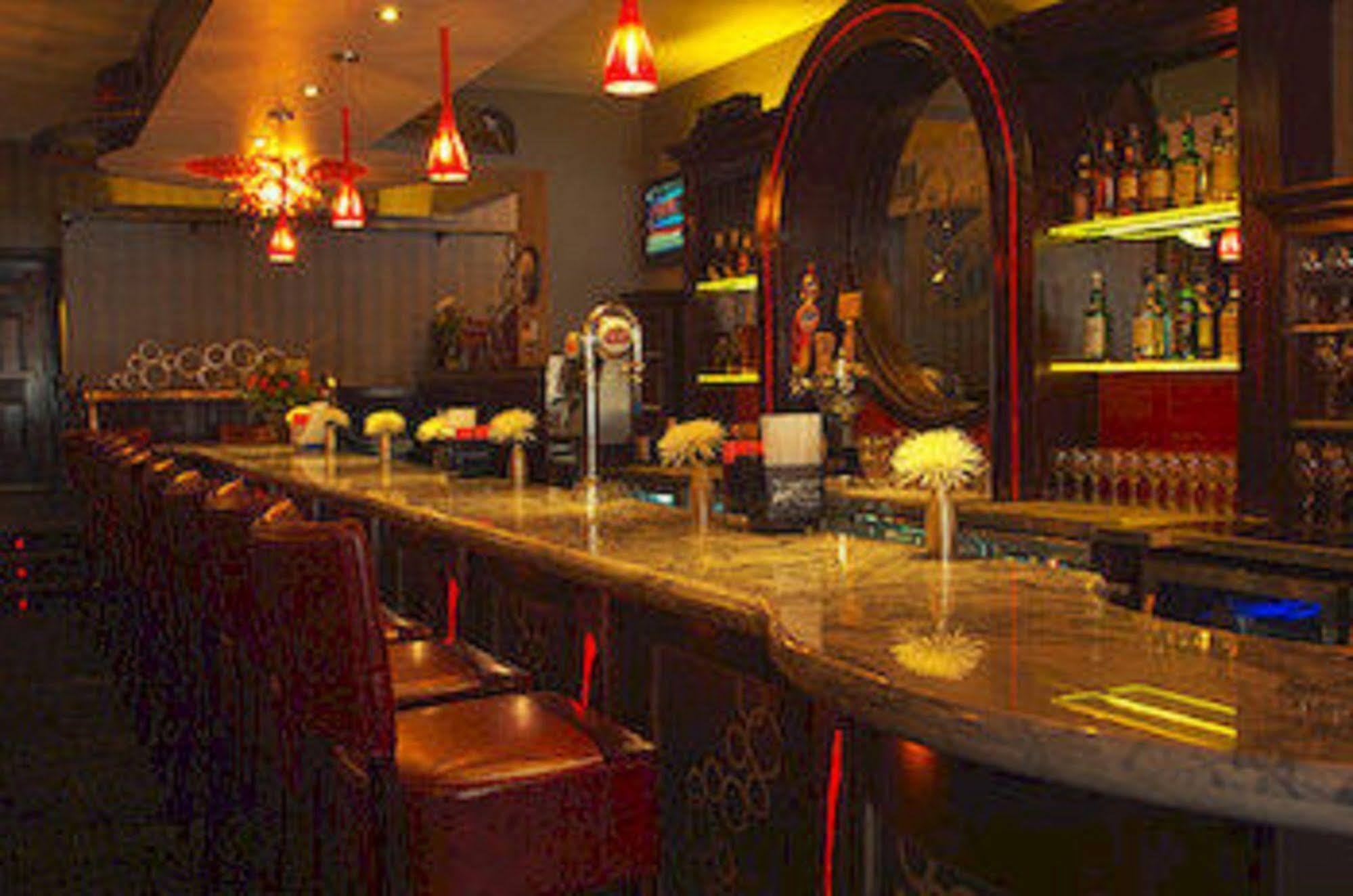 Capitol Plaza Hotel Montpelier Tapestry Collection By Hilton Bagian luar foto